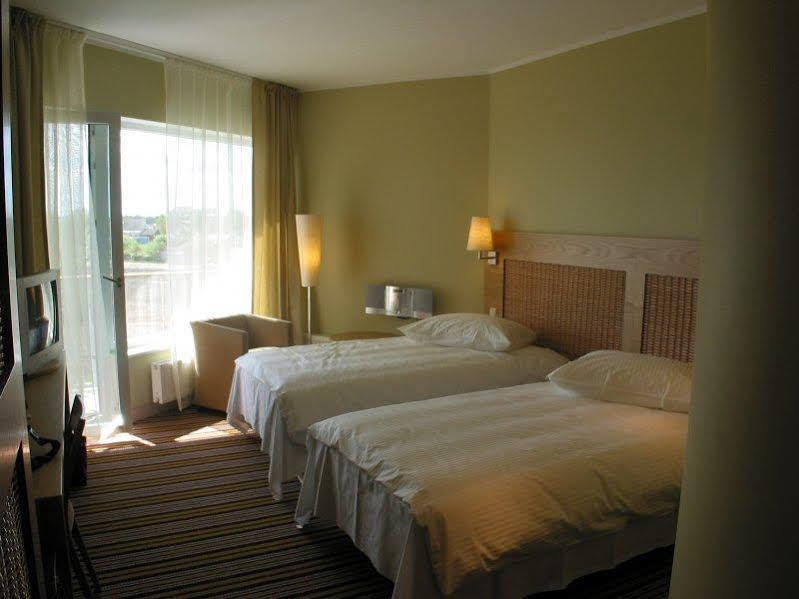 Georg Ots Spa Hotel Kuressaare Kültér fotó